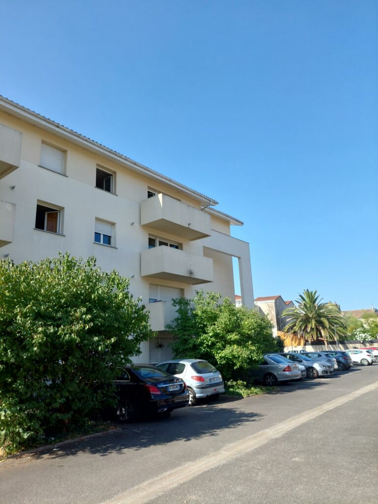 FACADE INT 1